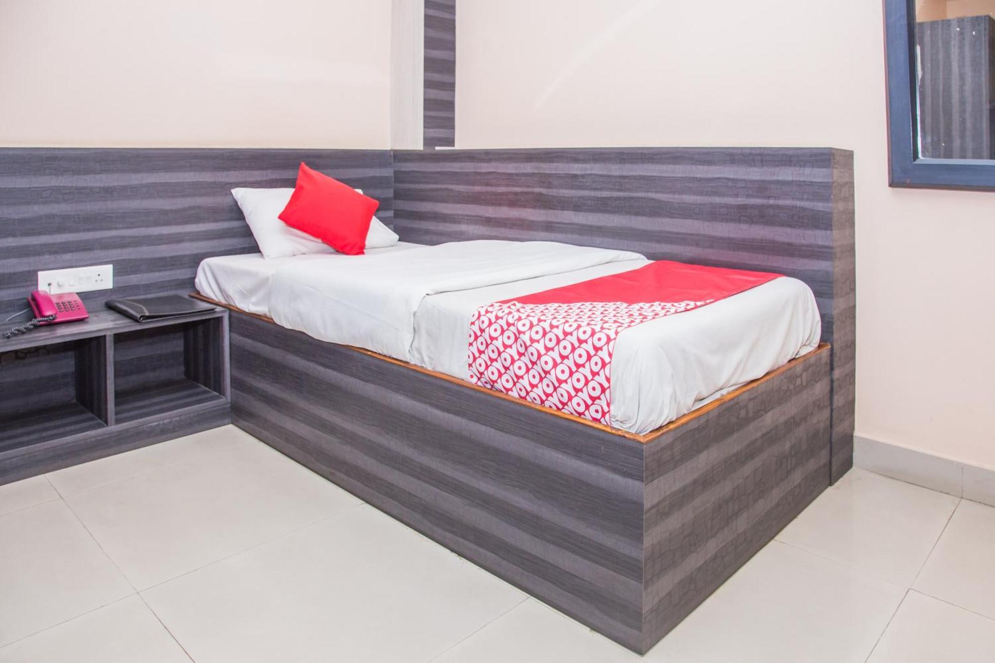 Oyo Hotel Executive Inn Agartala Buitenkant foto